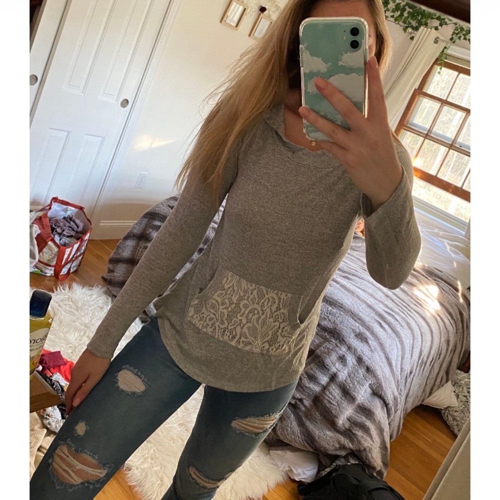 Grey Lightweight Sweatshirt w/ Lace Pocket